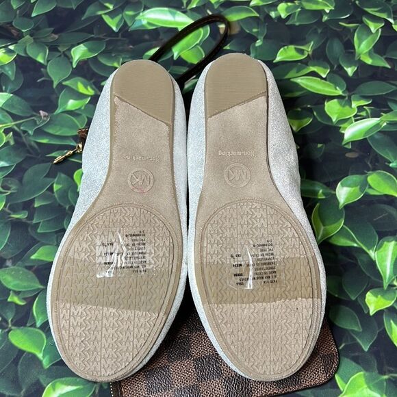 Michael Kors silver metallic flats with front round MK emblem - Picture 7 of 7